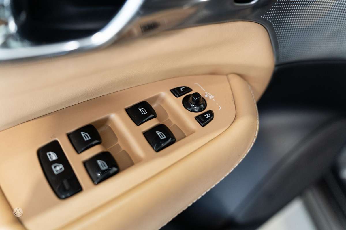 Volvo XC90, 2.0 l., Внедорожник / Кроссовер