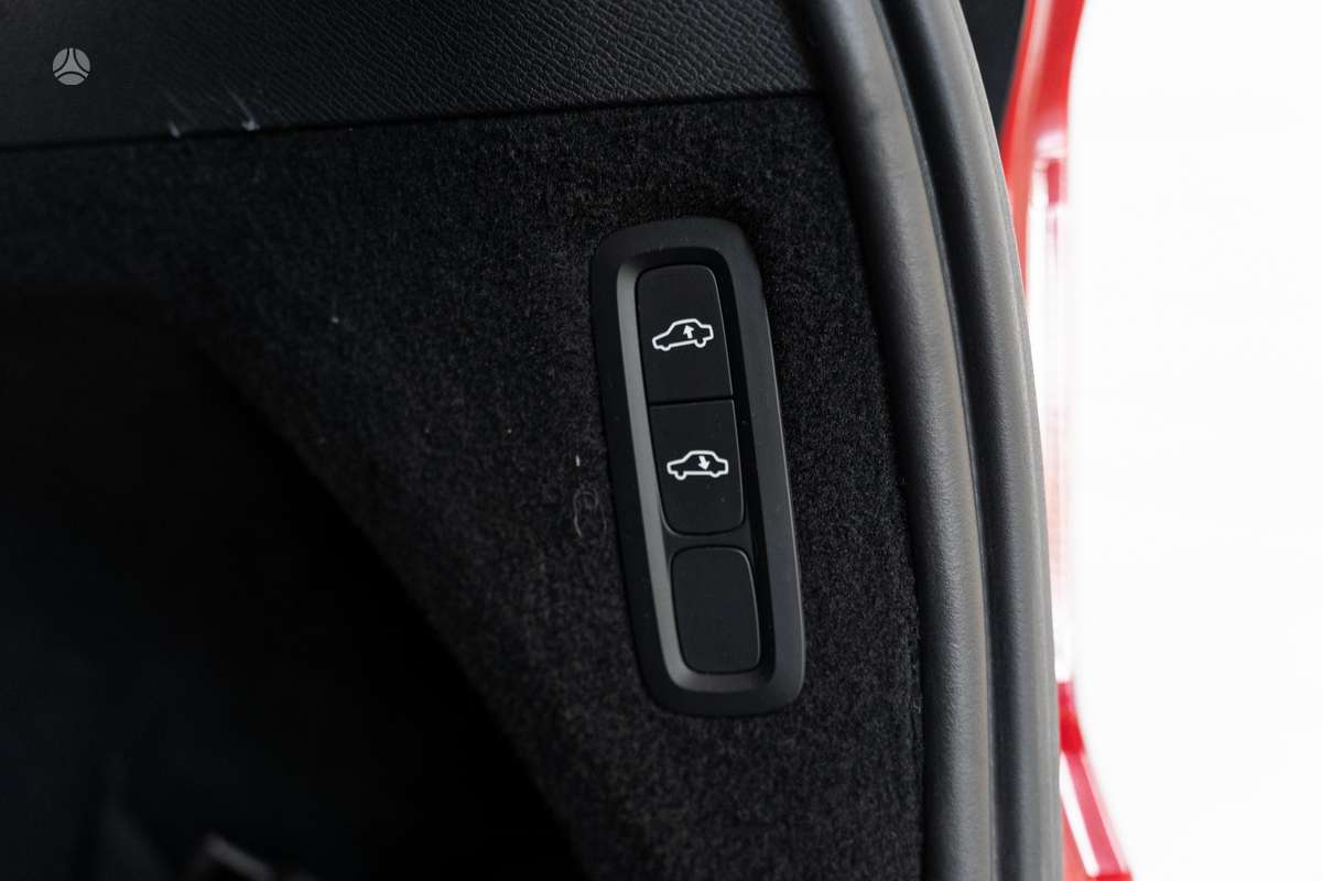 Volvo XC90, 2.0 l., off-road / crossover