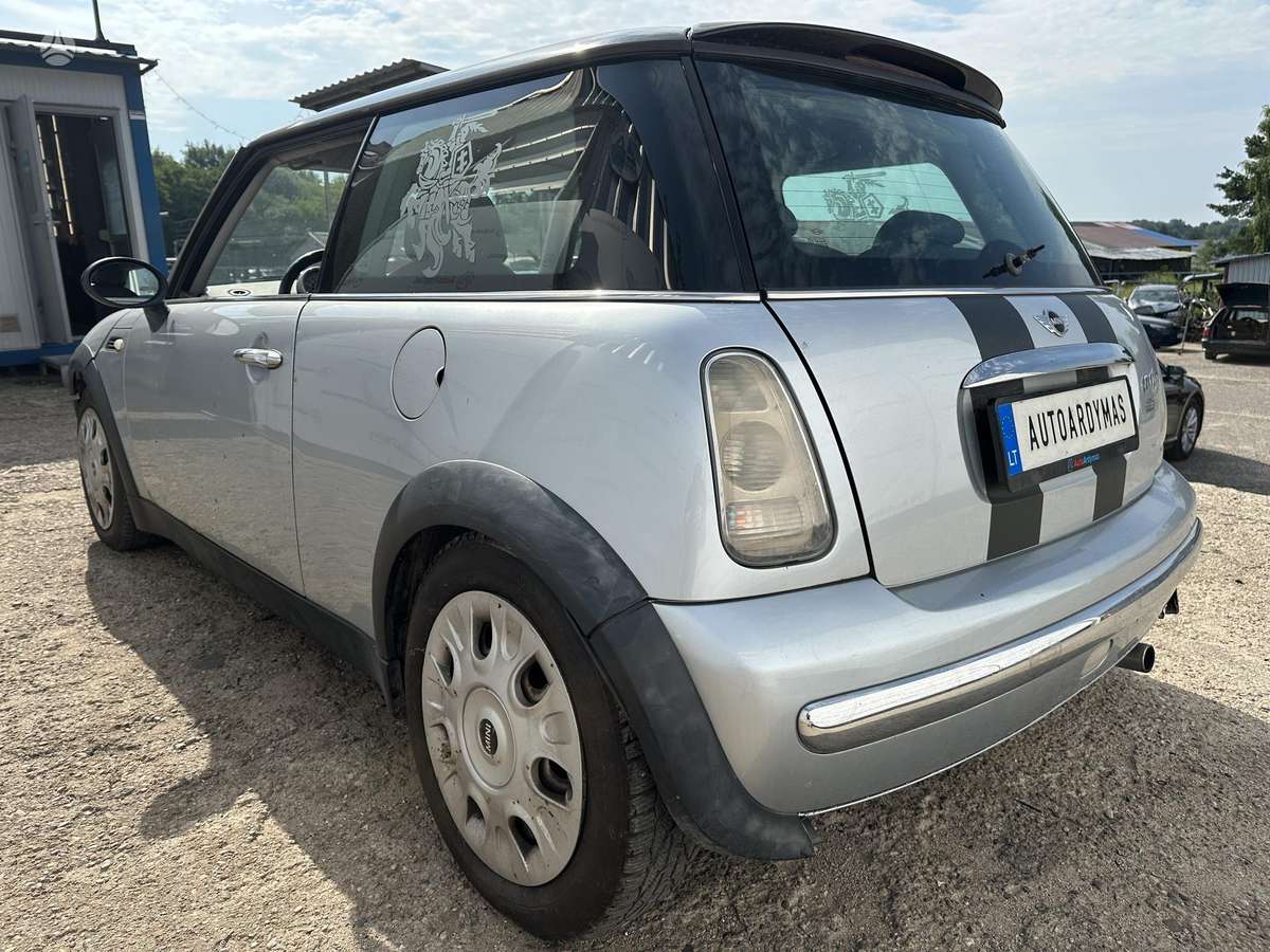 Mini Cooper Mini r50 cooper 2002m 85kw dalimis pradėtas ardyti 2026 08 05