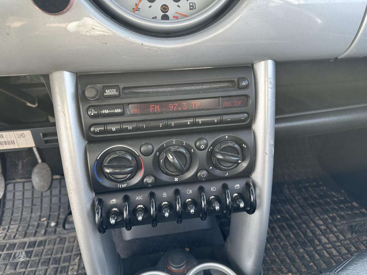 Mini Cooper Mini r50 cooper 2002m 85kw dalimis pradėtas ardyti 2026 08 05