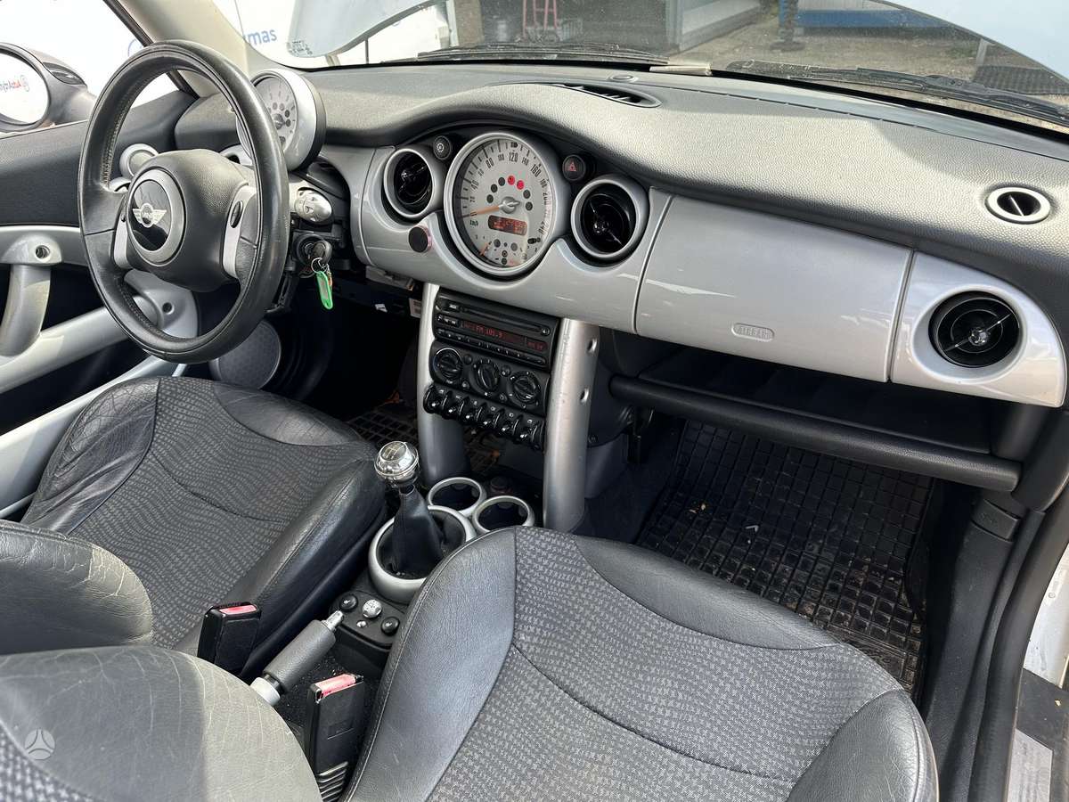 Mini Cooper Mini r50 cooper 2002m 85kw dalimis pradėtas ardyti 2026 08 05