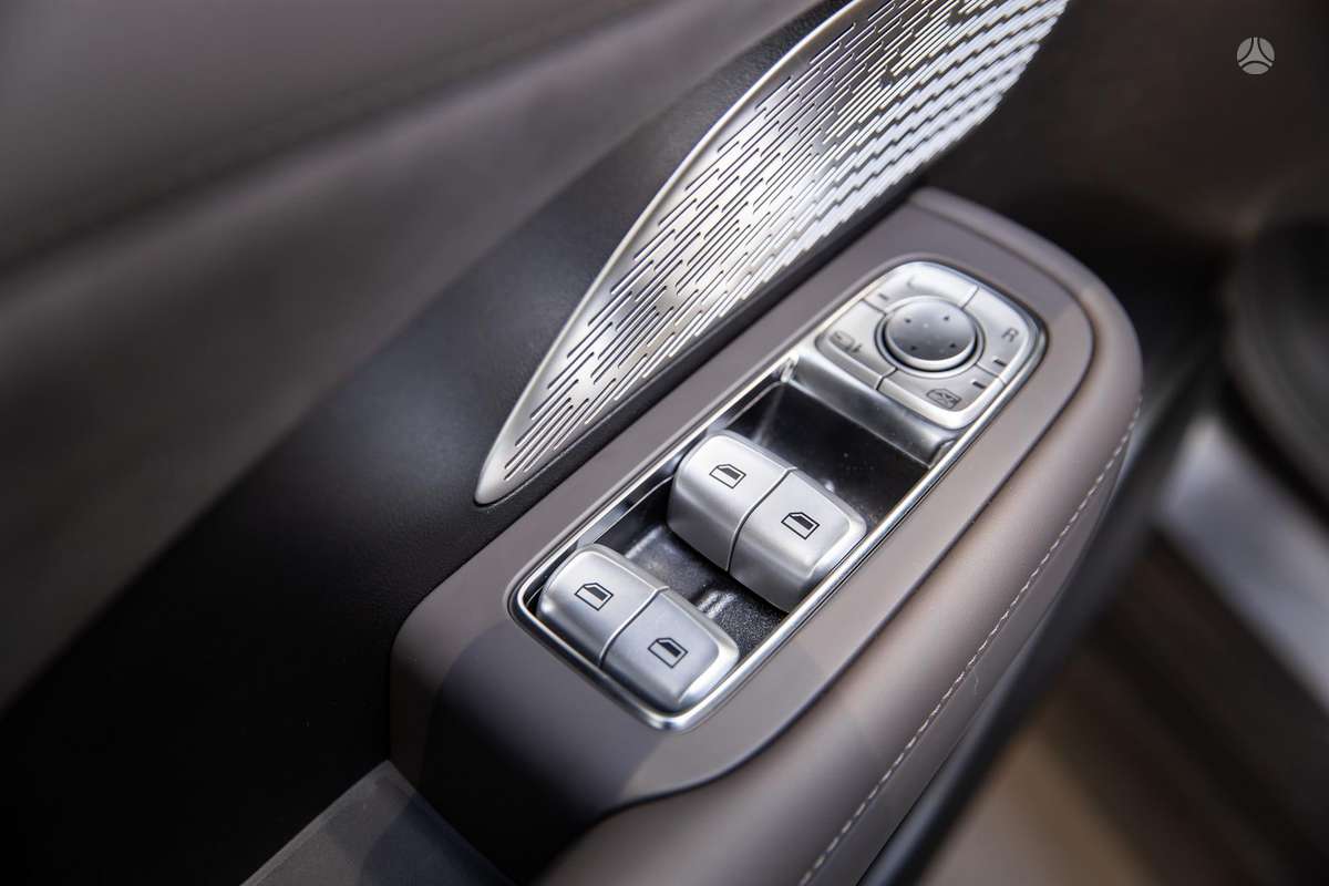 MG S6, 77 kWh, off-road / crossover