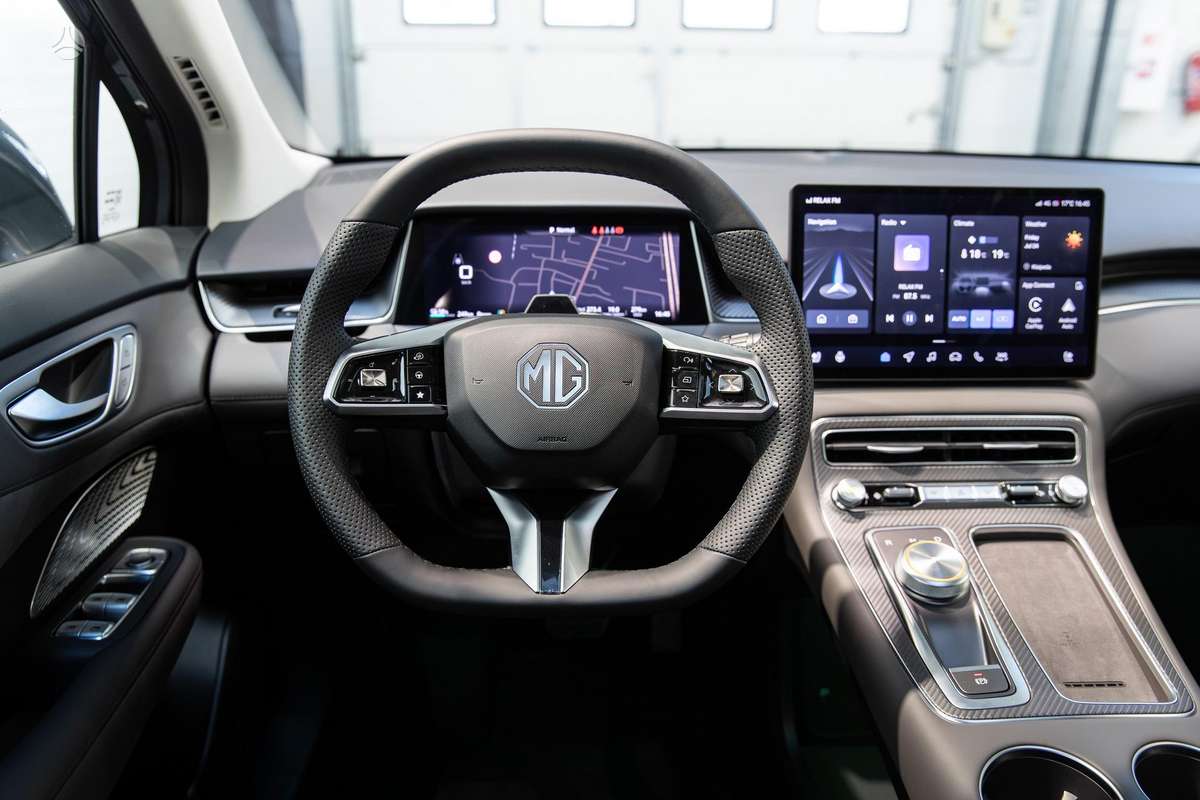 MG S6, 77 kWh, off-road / crossover