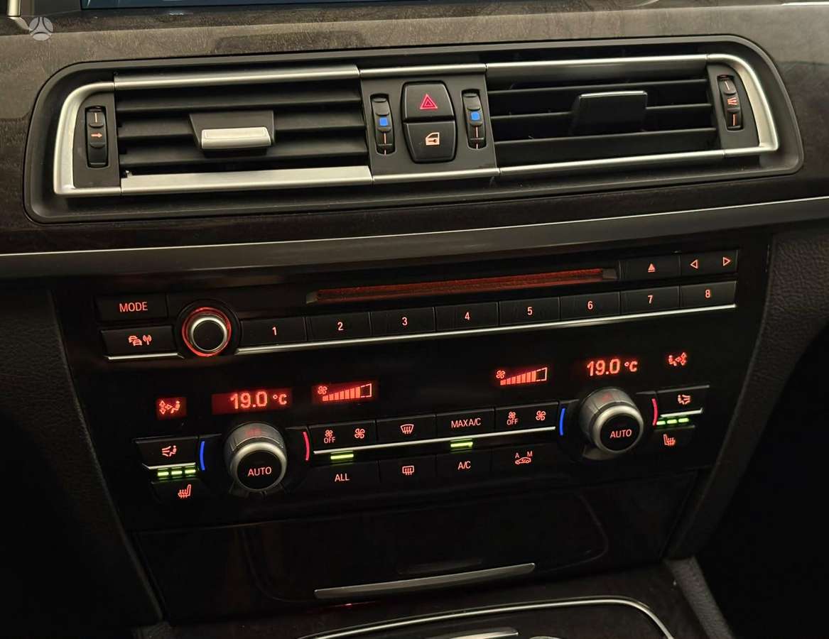 BMW 730, 3.0 l., Седан