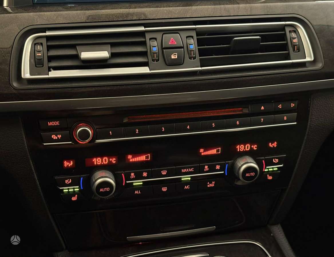 BMW 730, 3.0 l., sedanas
