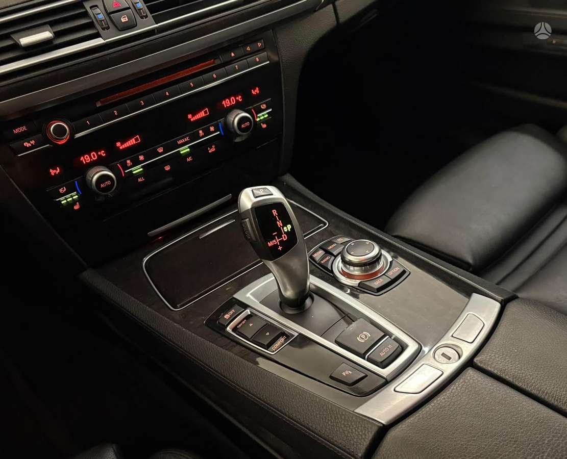 BMW 730, 3.0 l., Седан