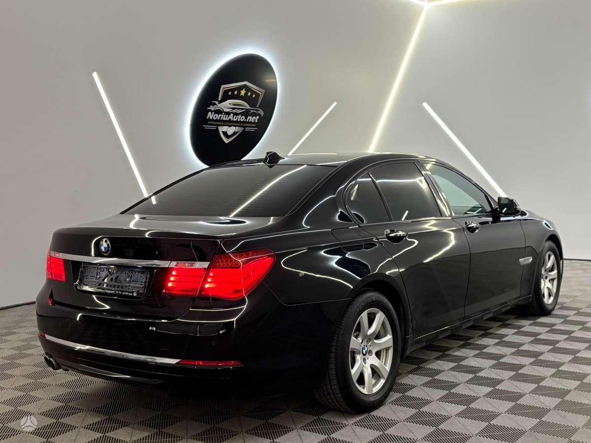 BMW 730, 3.0 l., Седан