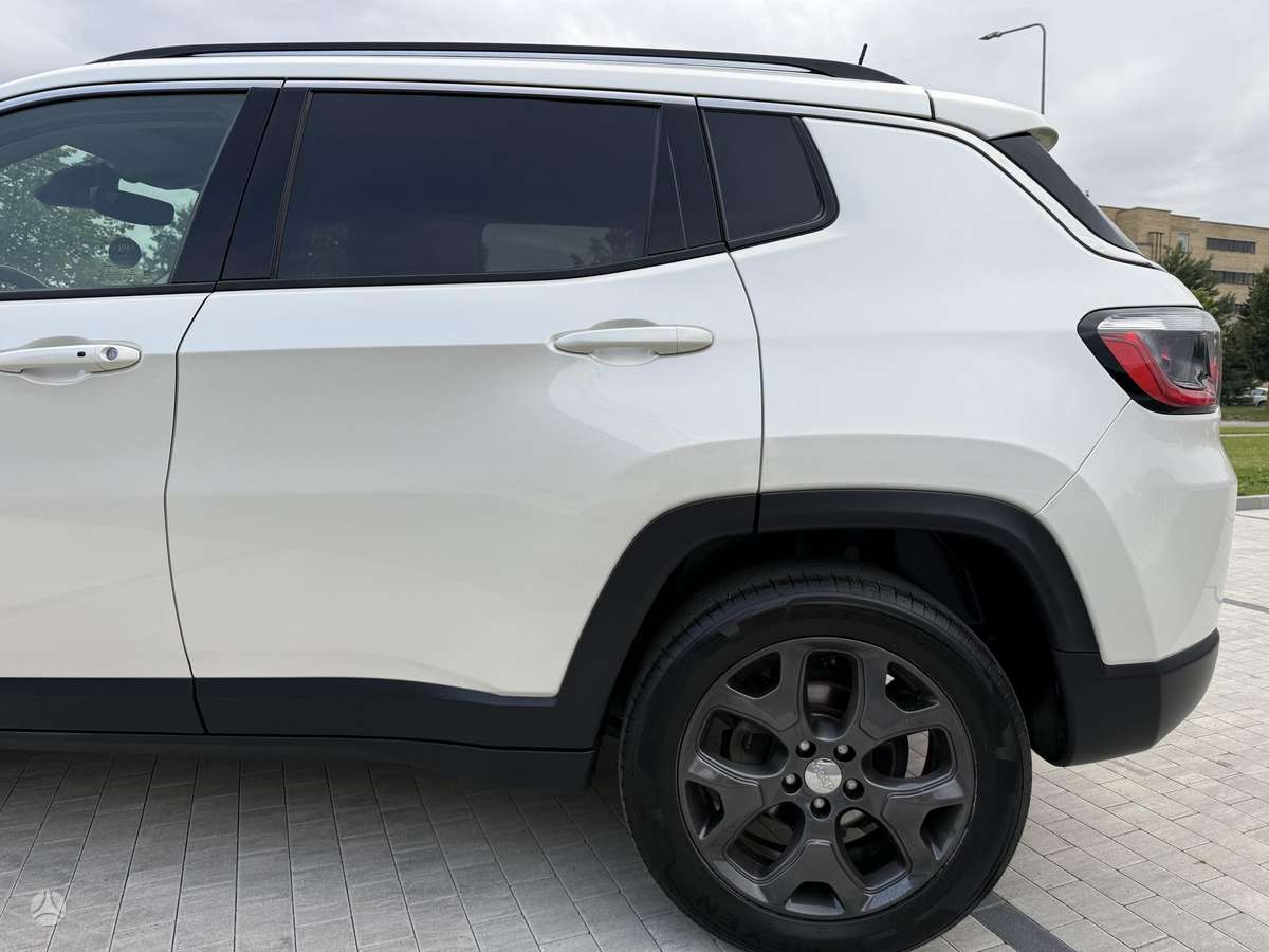 Jeep Compass, 2.0 l., off-road / crossover