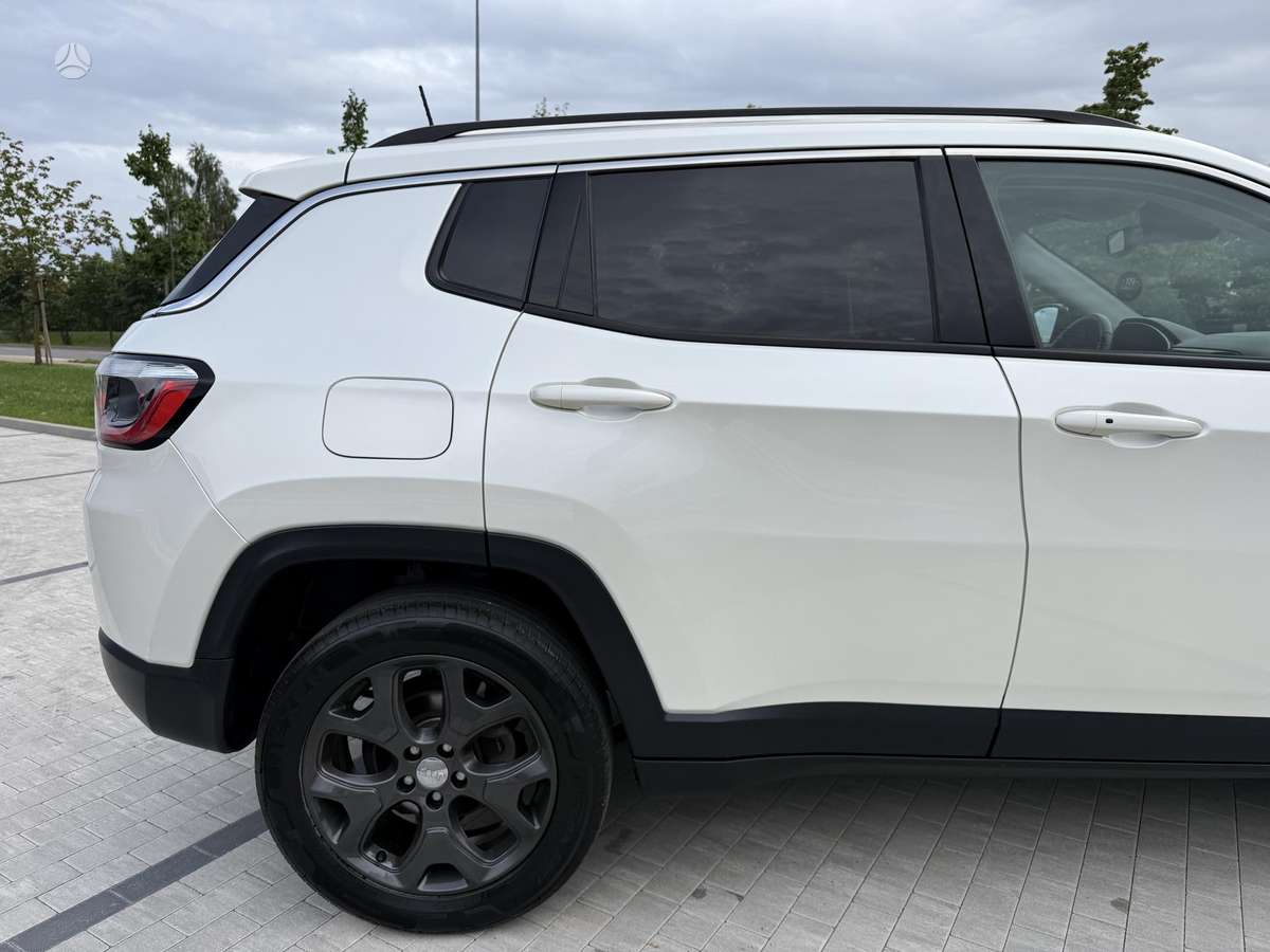 Jeep Compass, 2.0 l., off-road / crossover