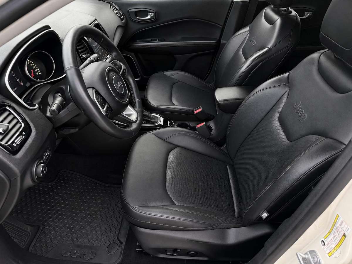 Jeep Compass, 2.0 l., off-road / crossover