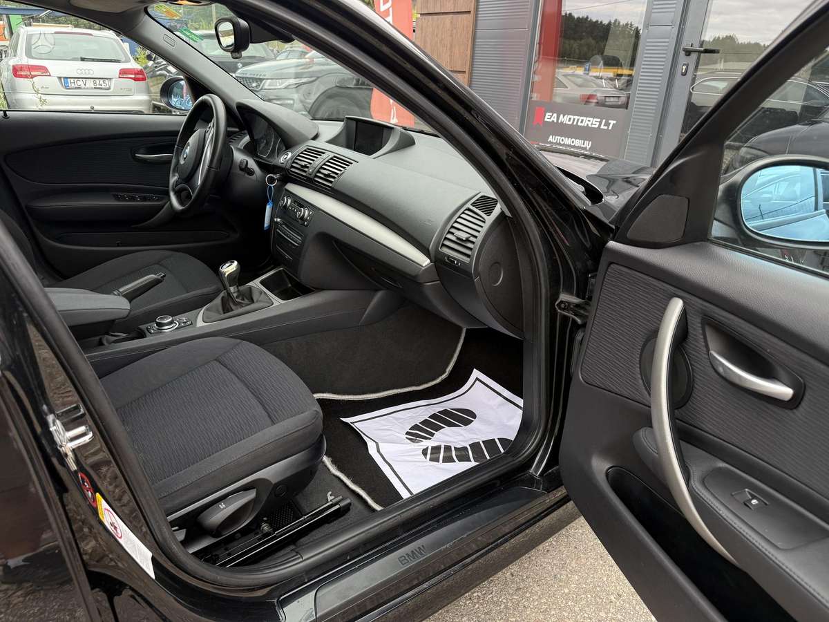 BMW 118, 2.0 l., hatchback