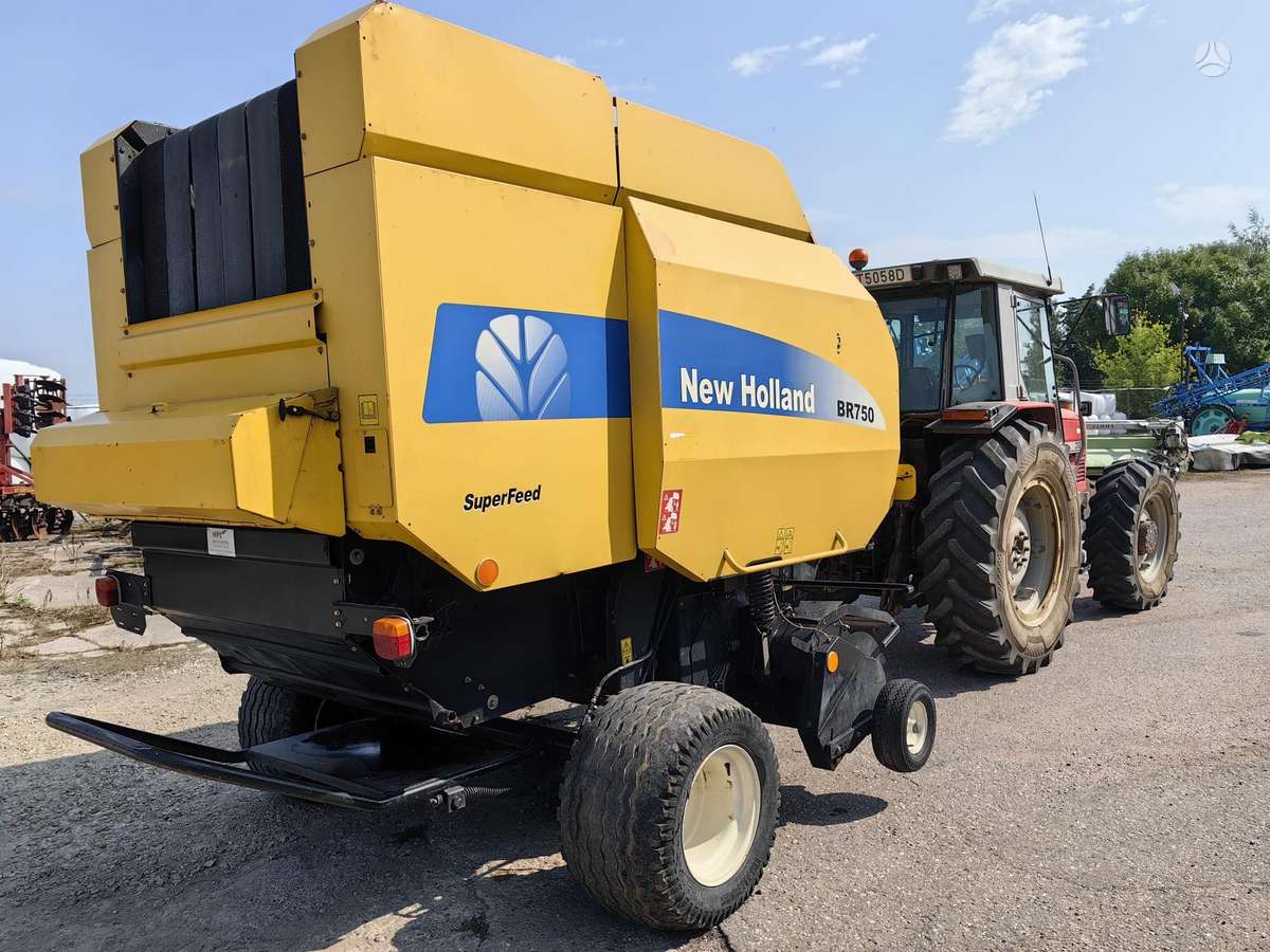 New Holland BR 750, balers