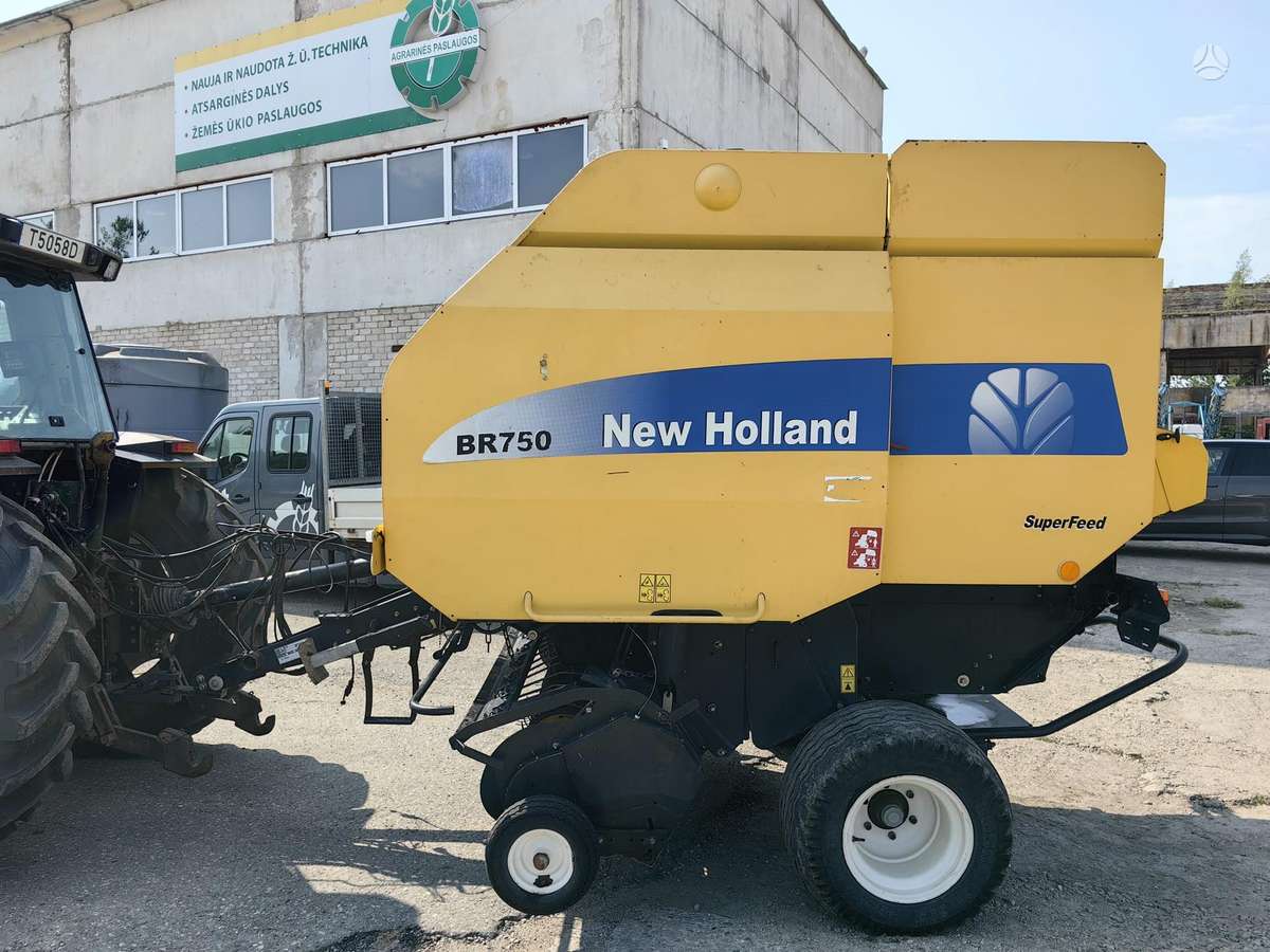 New Holland BR 750, balers