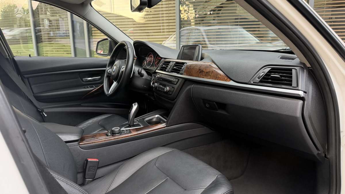 BMW 328, 2.0 l., Седан