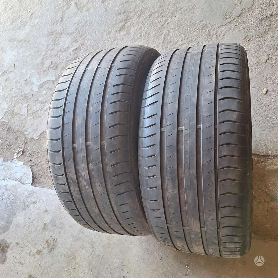 Triangle, summer 255/40 R19