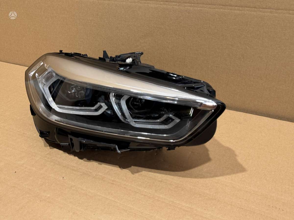 BMW 1 serija F40 full led