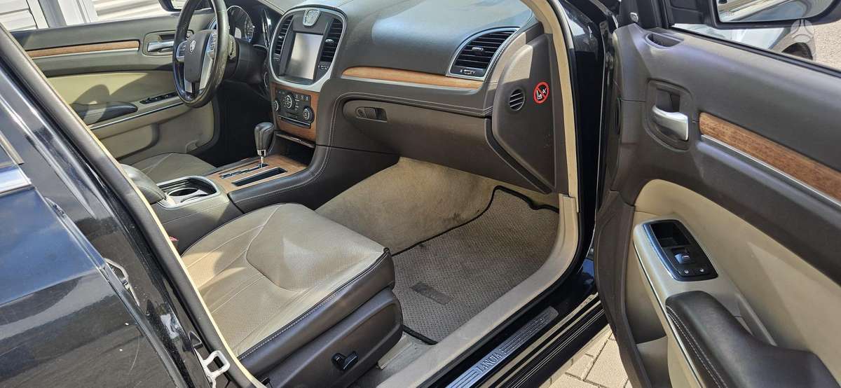 Chrysler 300