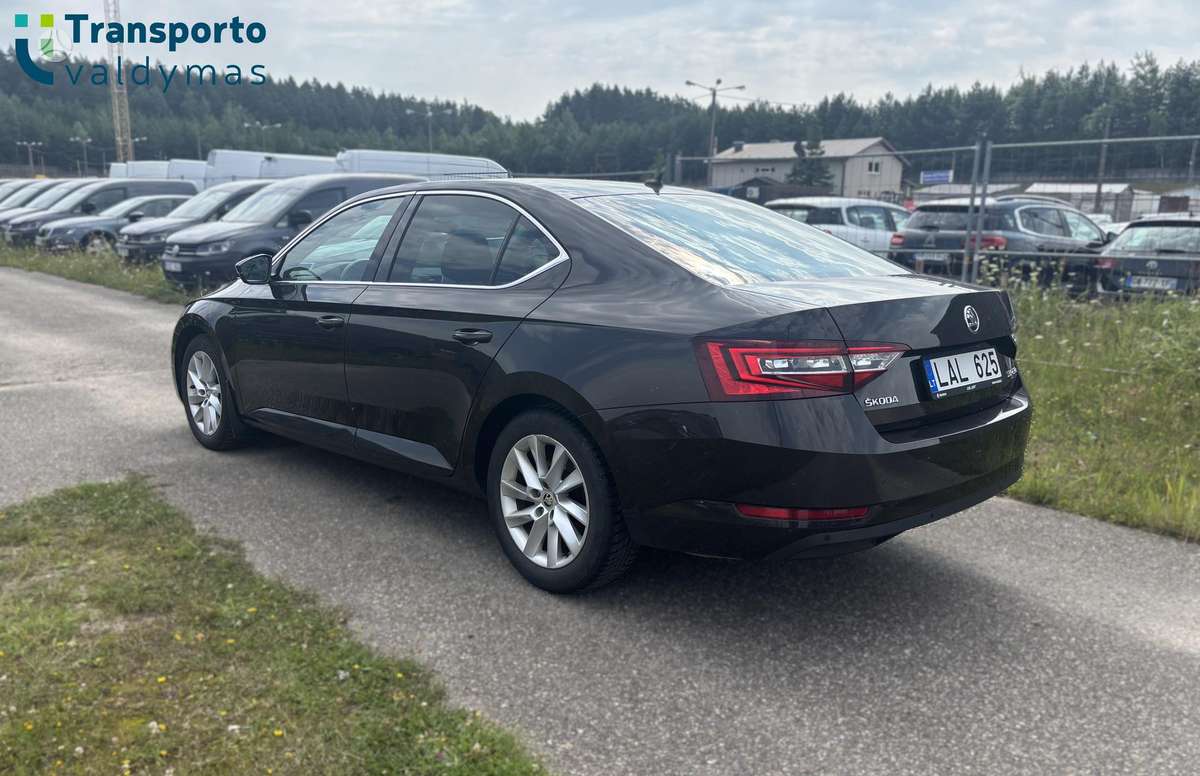 Skoda Superb, 1.5 l., hatchback