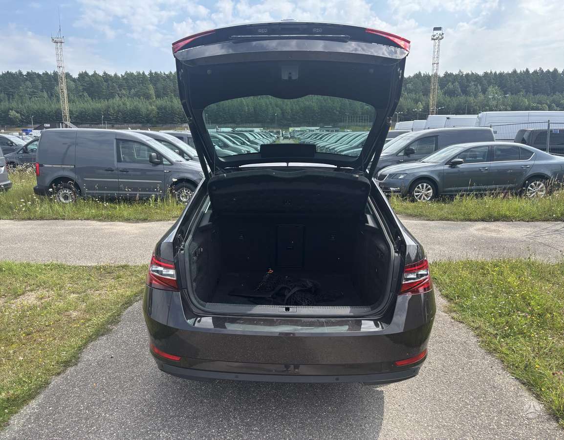 Skoda Superb, 1.5 l., hatchback