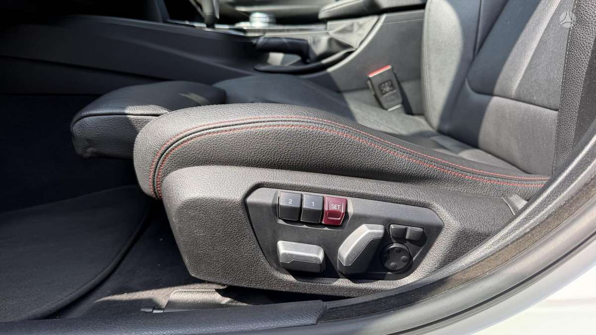BMW 430, hatchback