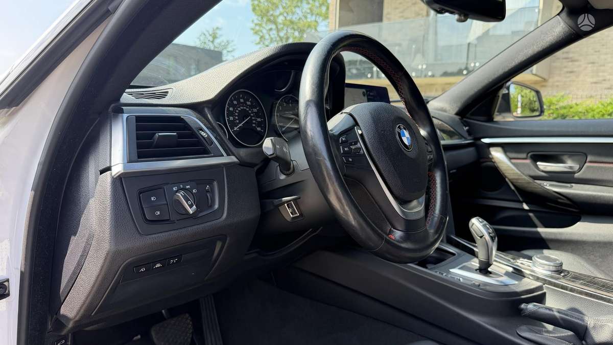 BMW 430, hatchback