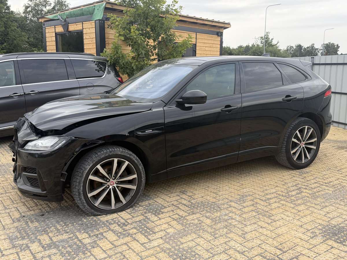 Jaguar F-Pace
