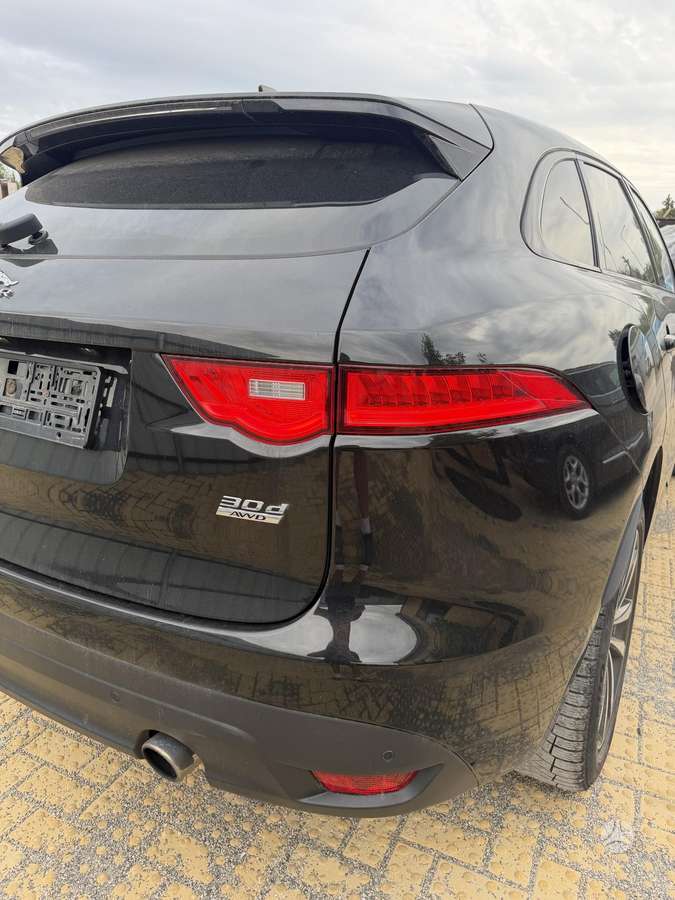 Jaguar F-Pace