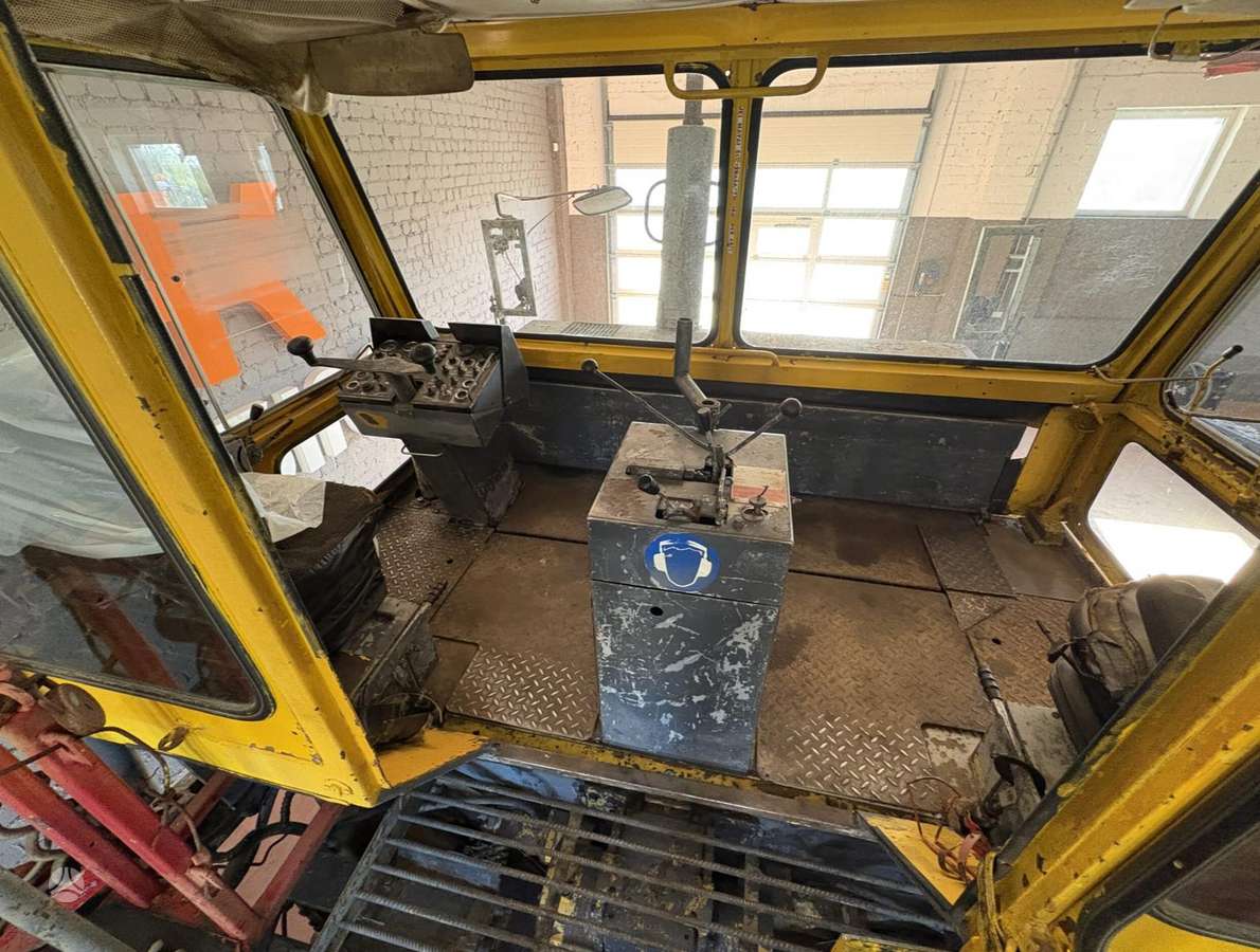ABG Titan 420 dalimis, paving machinery