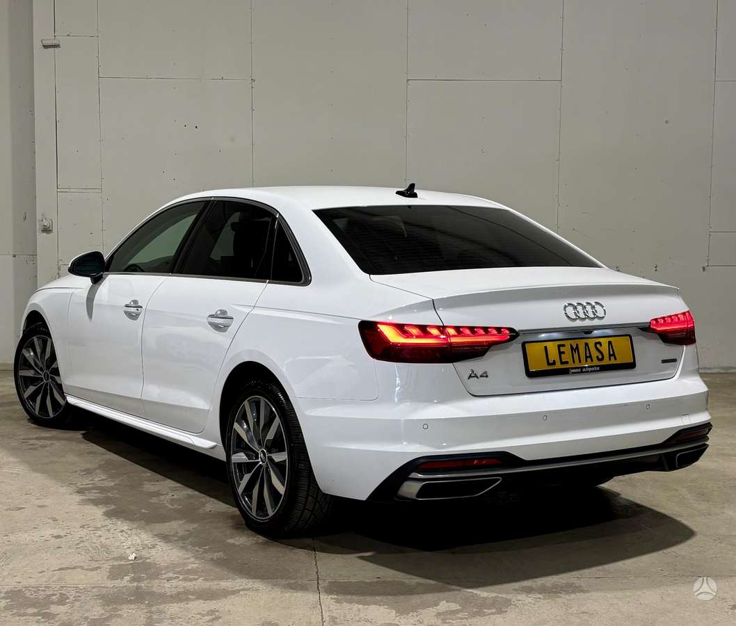 Audi A4, 2.0 l., Седан
