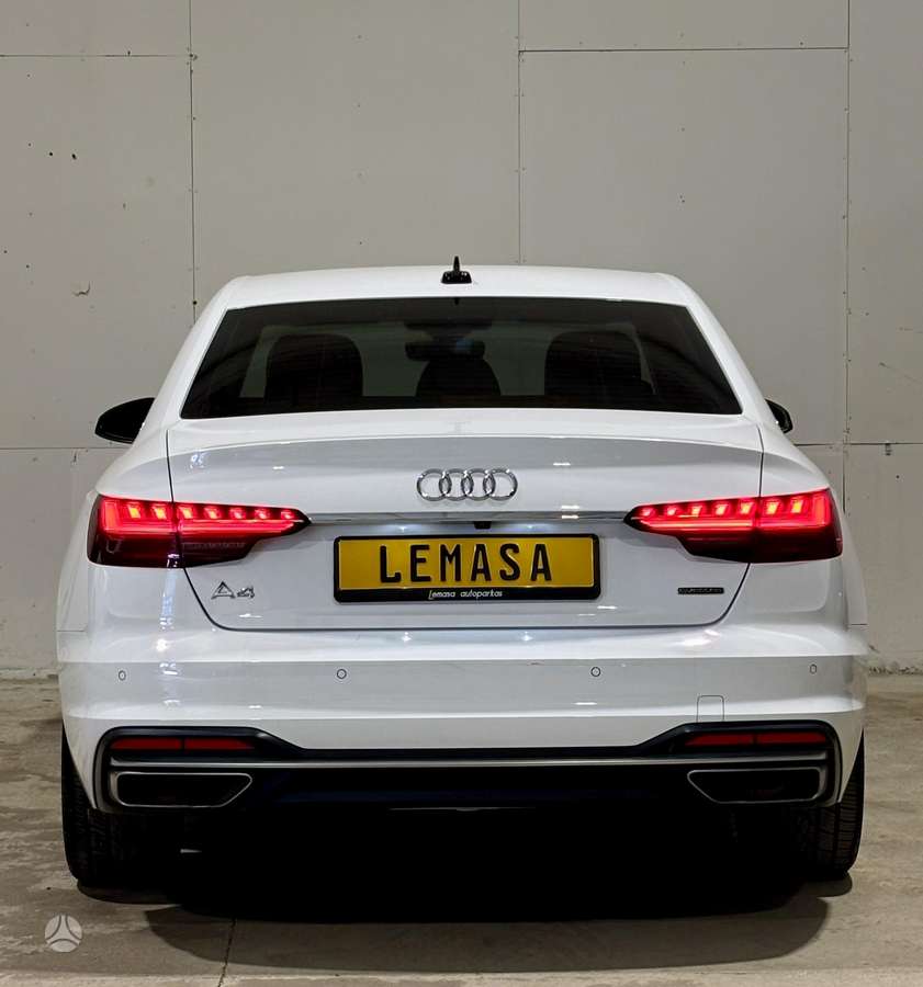 Audi A4, 2.0 l., Седан