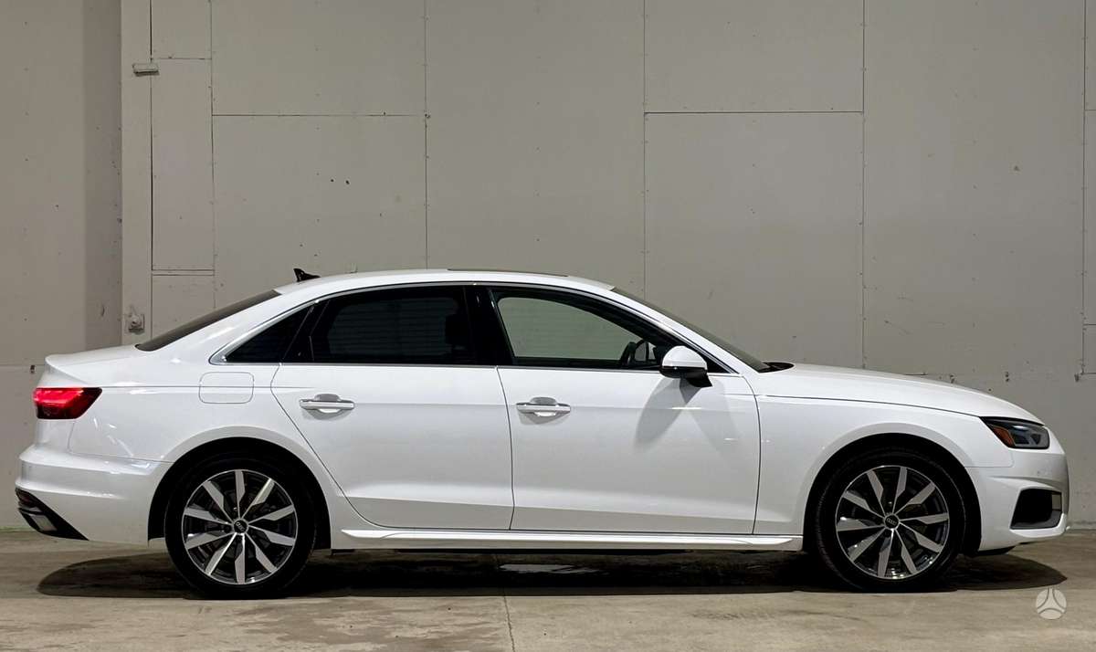 Audi A4, 2.0 l., Седан