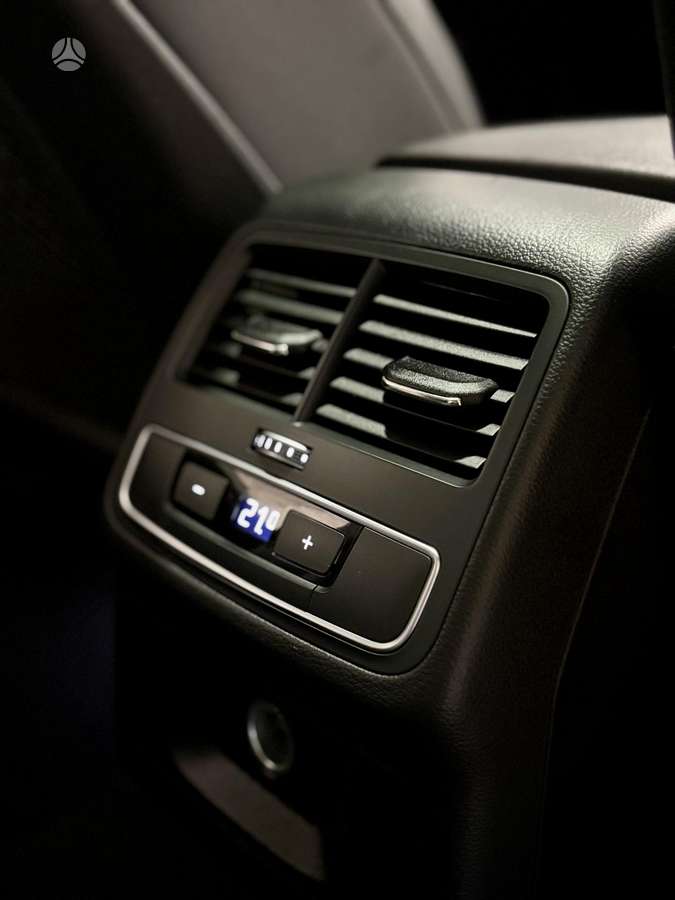 Audi A4, 2.0 l., Седан