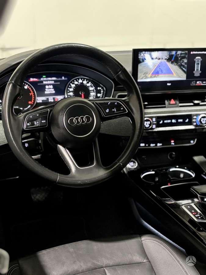 Audi A4, 2.0 l., Седан