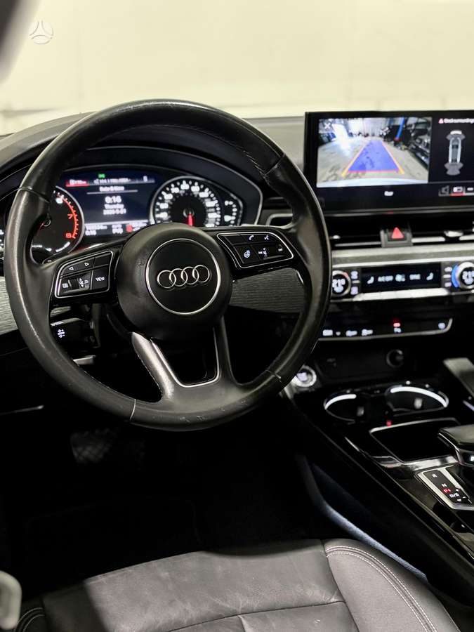 Audi A4, 2.0 l., Седан