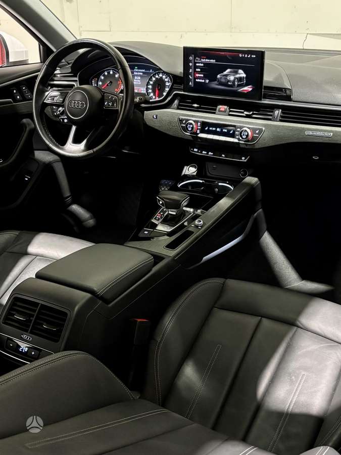 Audi A4, 2.0 l., Седан