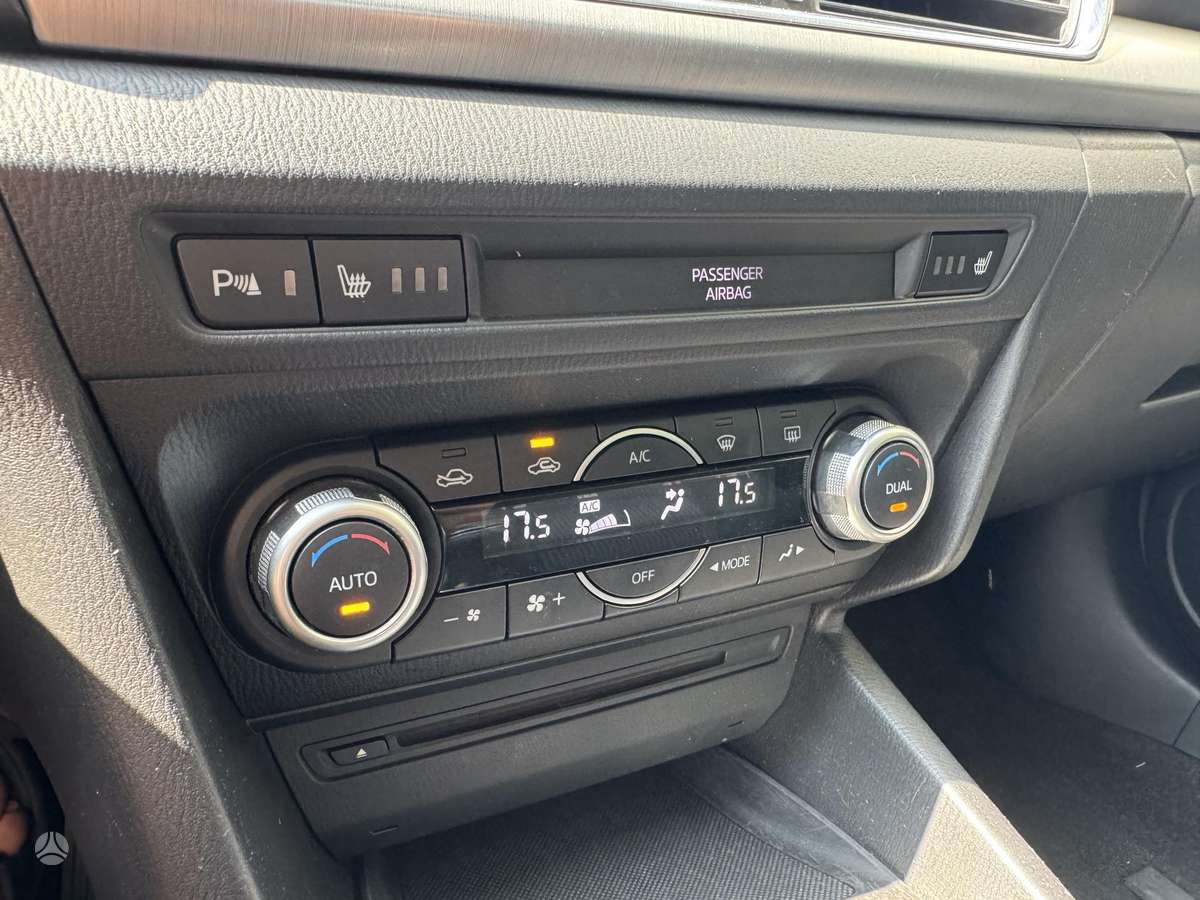 Mazda 3, 2.2 l., Седан