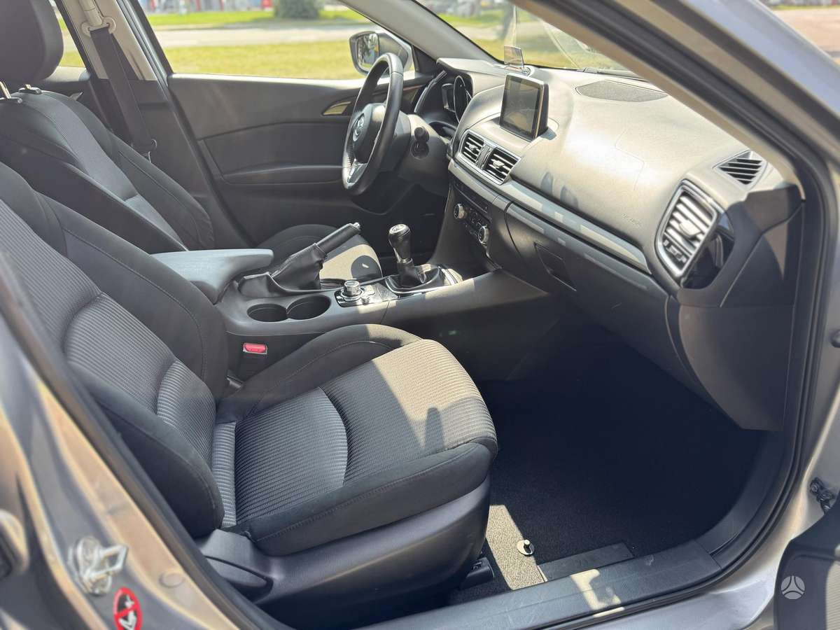 Mazda 3, 2.2 l., sedanas