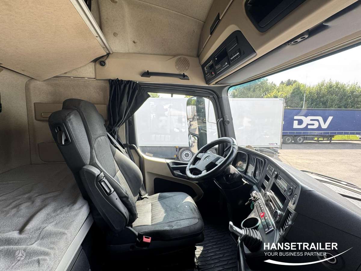 Mercedes-Benz Actros, double sleeper