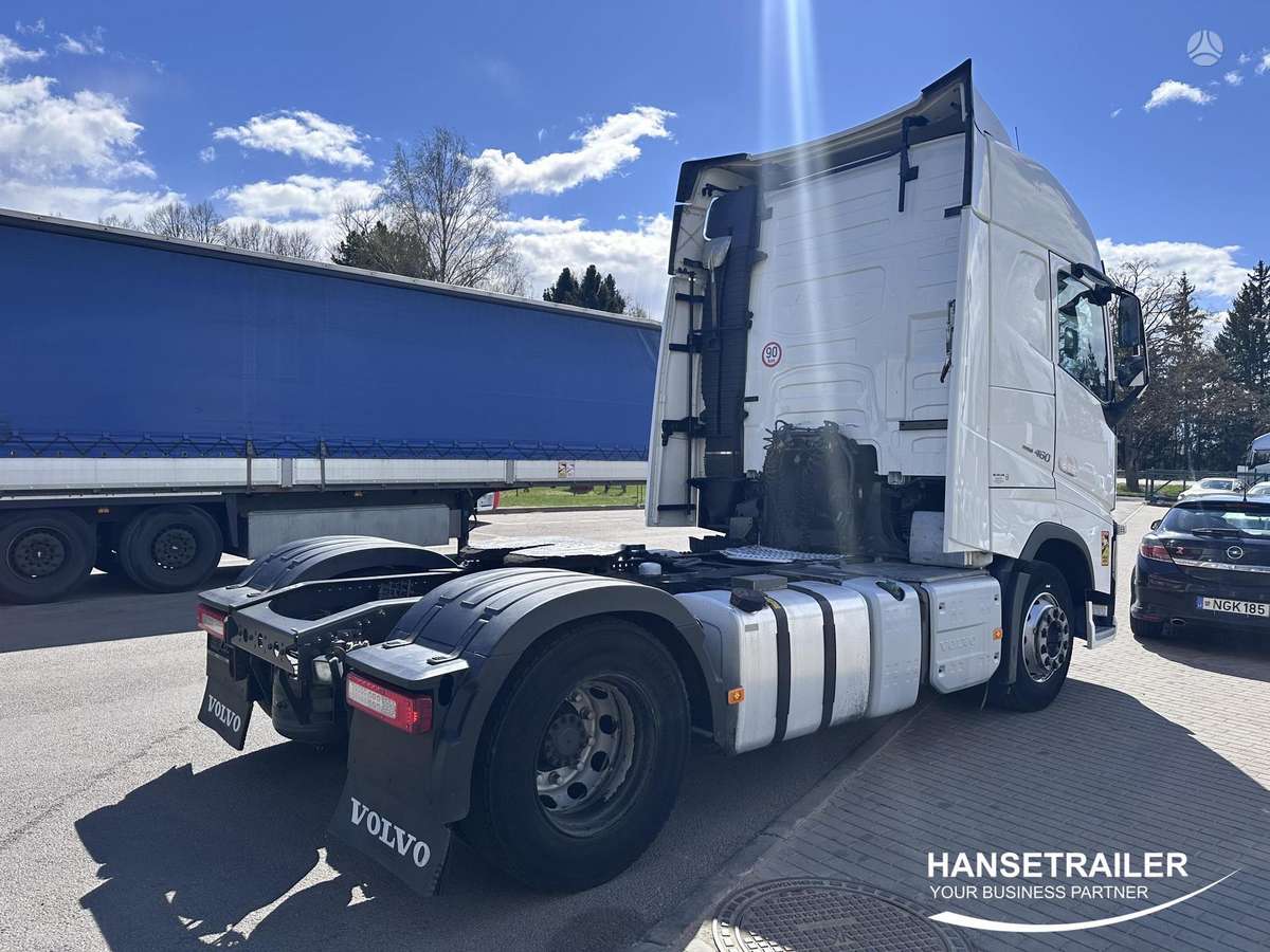 Volvo FH Chassis KB, double sleeper