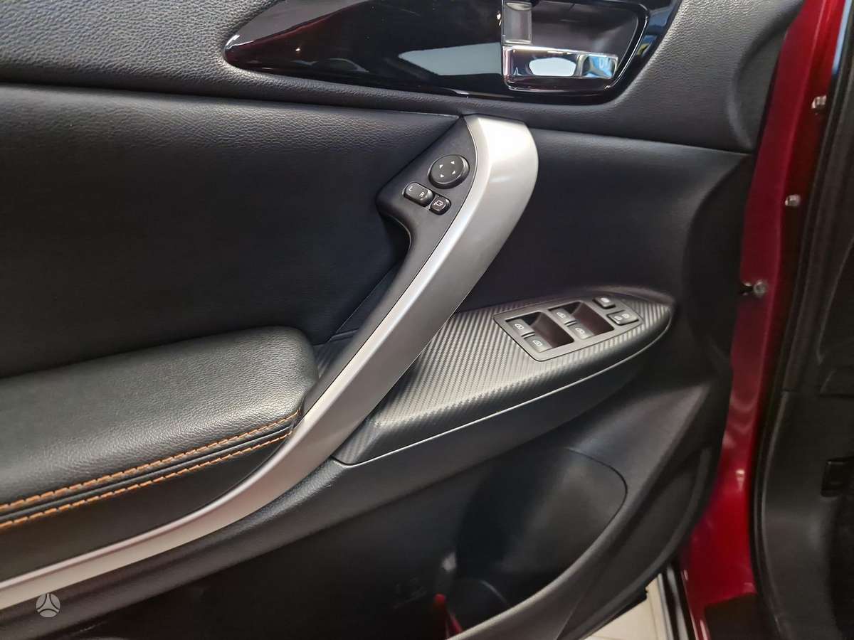 Mitsubishi Eclipse Cross, 1.5 l., off-road / crossover