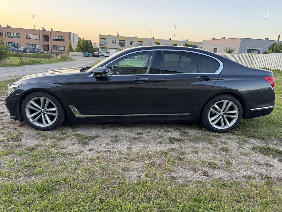 BMW 740, 3.0 l., Седан