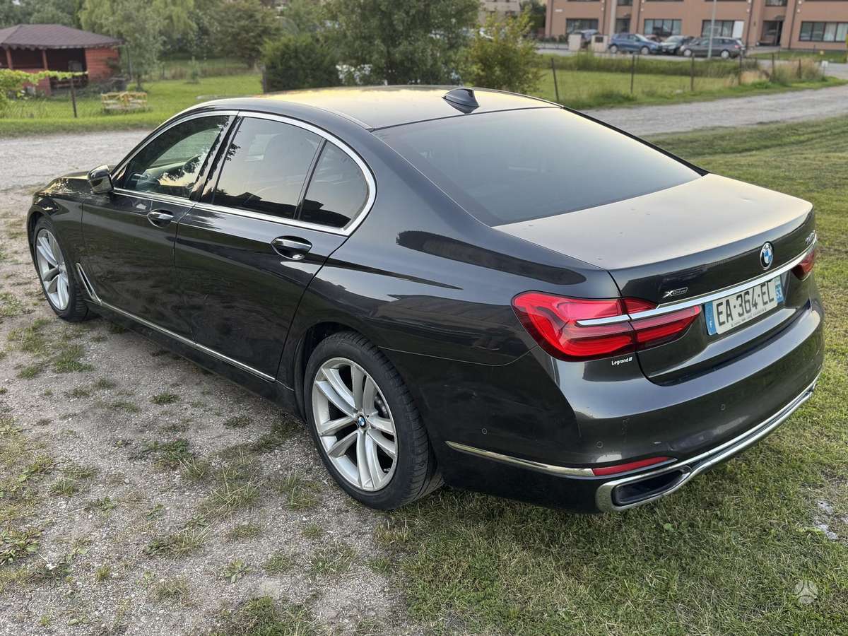 BMW 740, 3.0 l., Седан