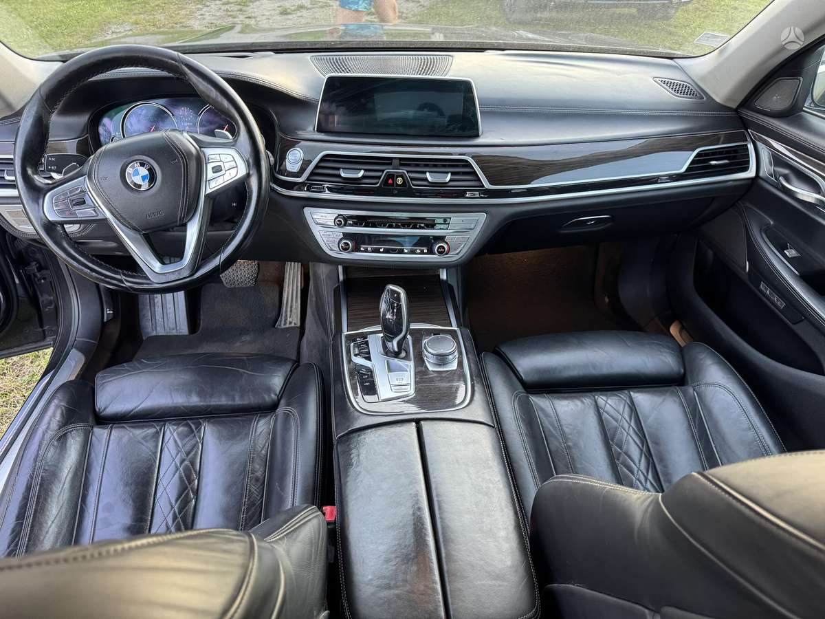 BMW 740, 3.0 l., Седан