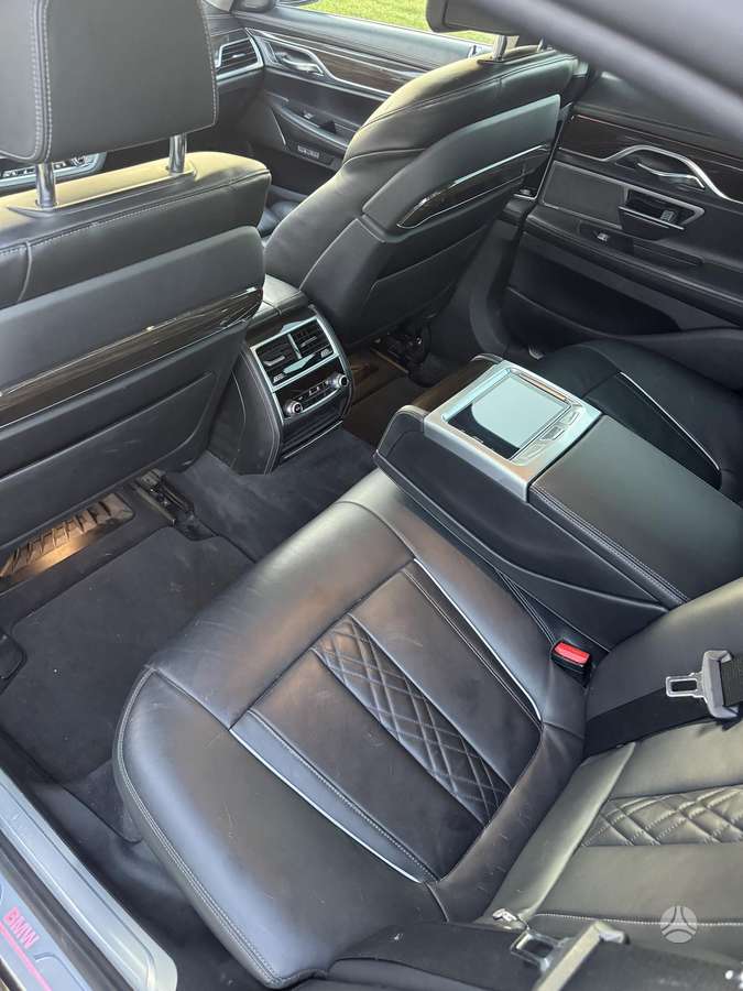 BMW 740, 3.0 l., Седан