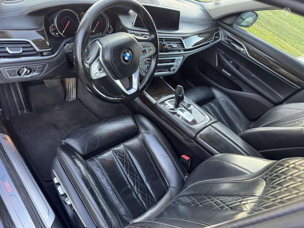 BMW 740, 3.0 l., Седан