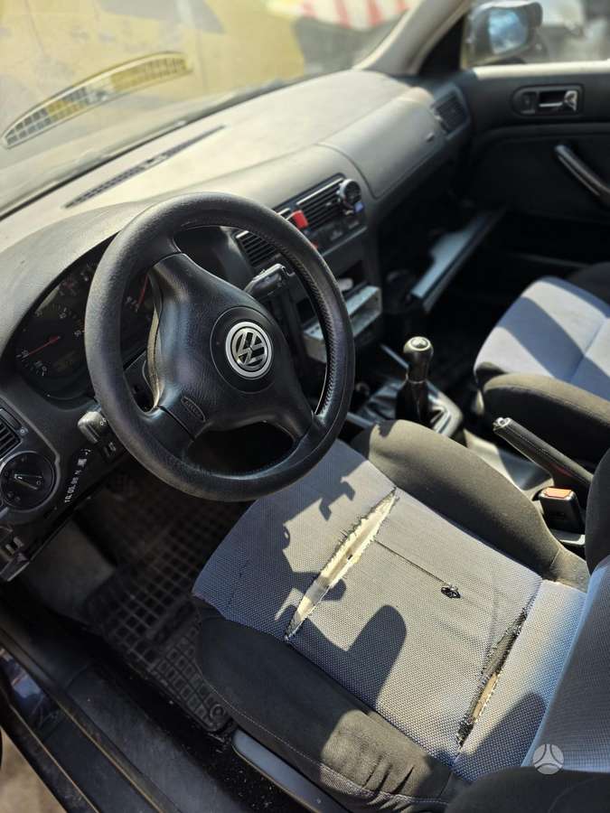 Volkswagen Golf dalimis