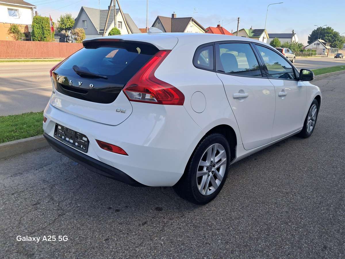 Volvo V40, 1.6 l., Хэтчбек