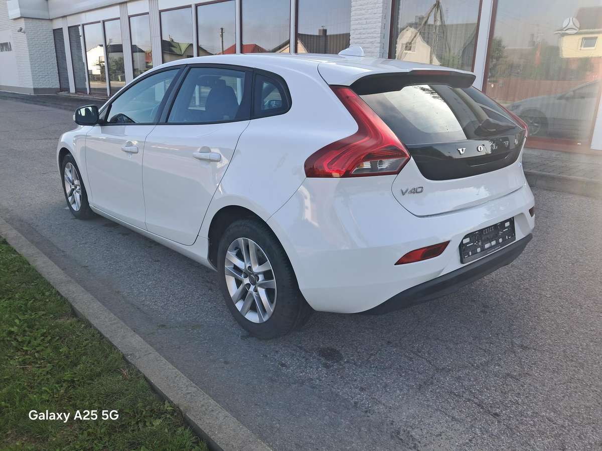 Volvo V40, 1.6 l., Хэтчбек