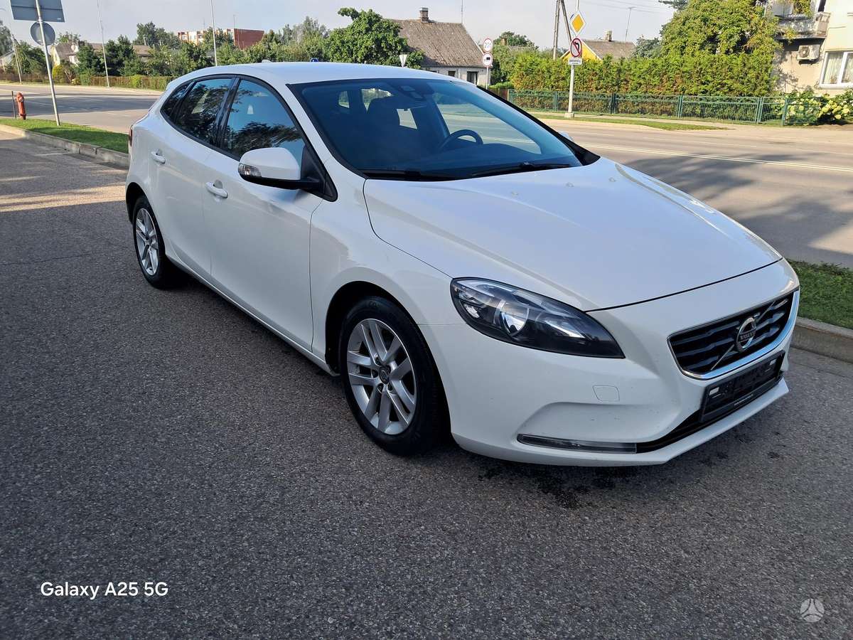 Volvo V40, 1.6 l., Хэтчбек