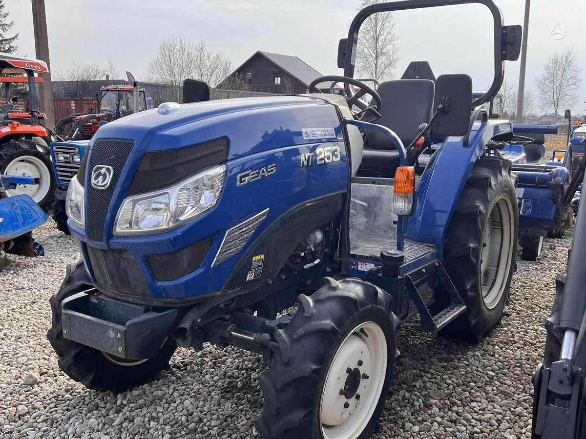 Kubota ĮVAIRIŲ MODELIŲ, тракторы